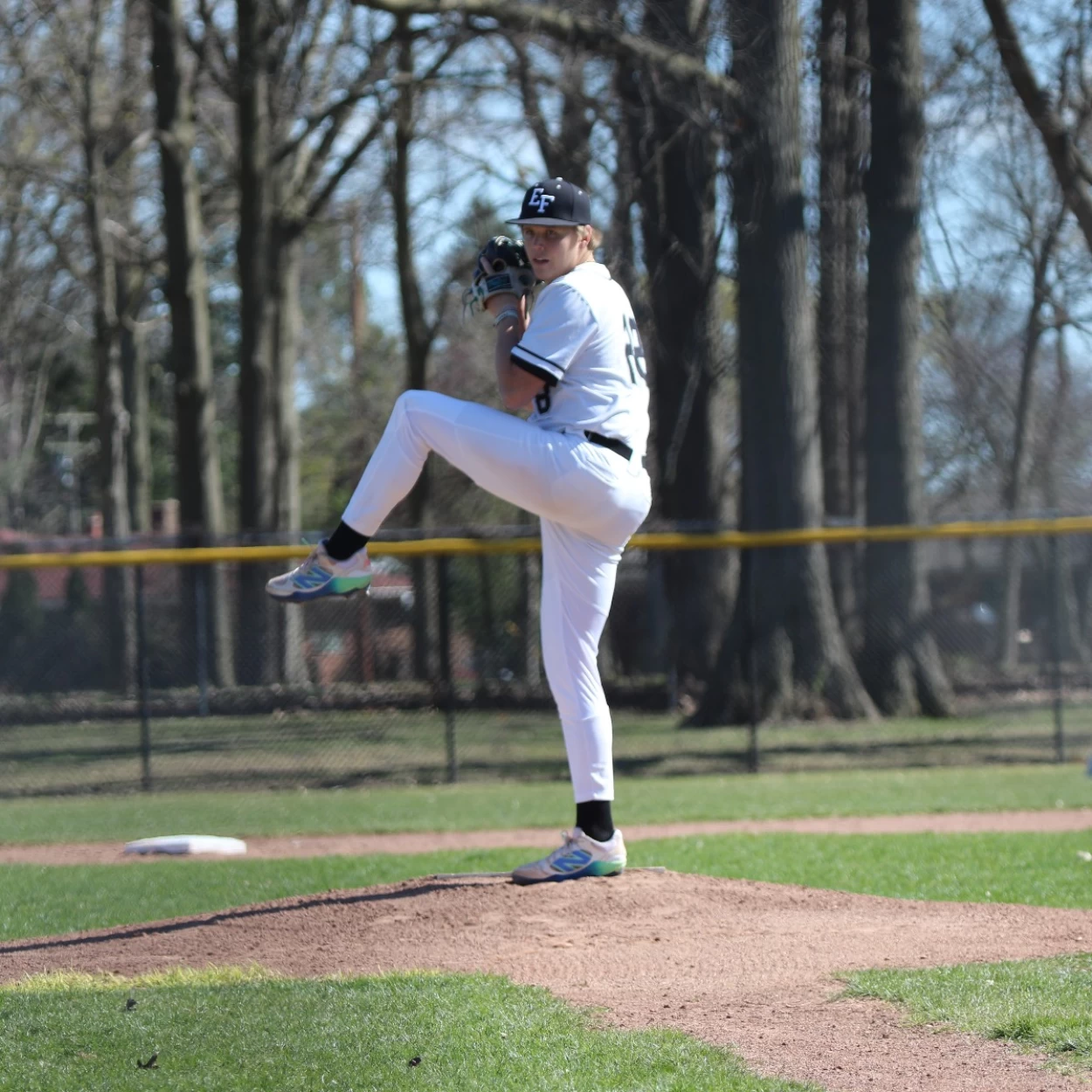 IAN MANESS in look 6 look