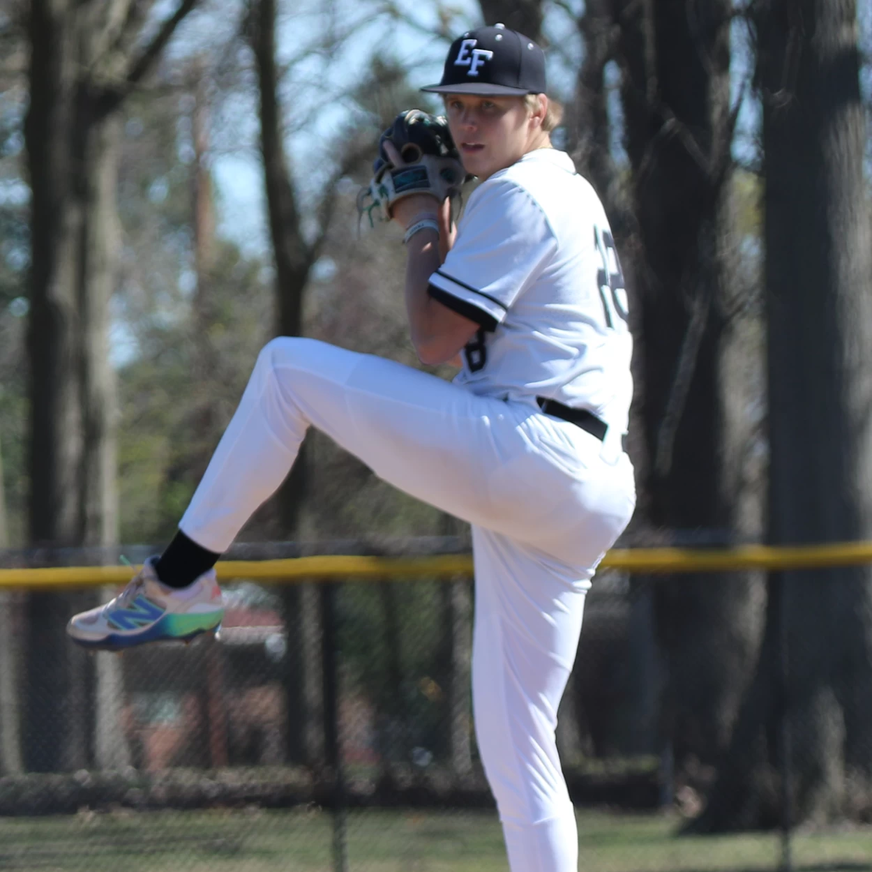 IAN MANESS in look 4 look