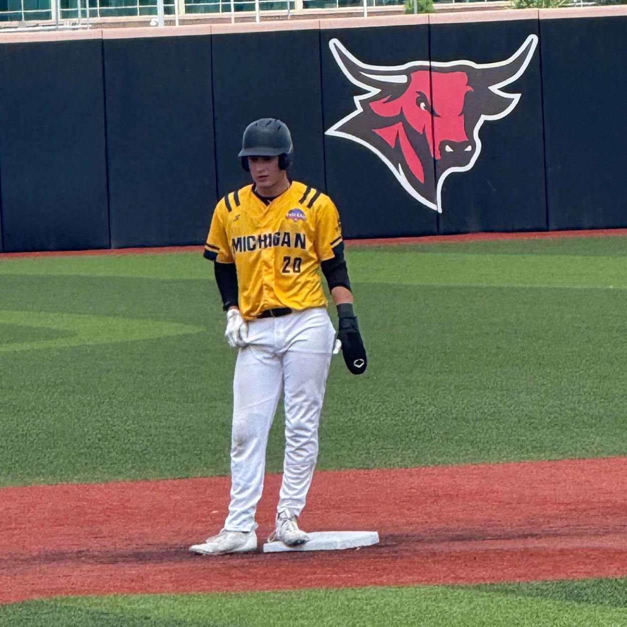 DALLAS TERSKI in look 3 look