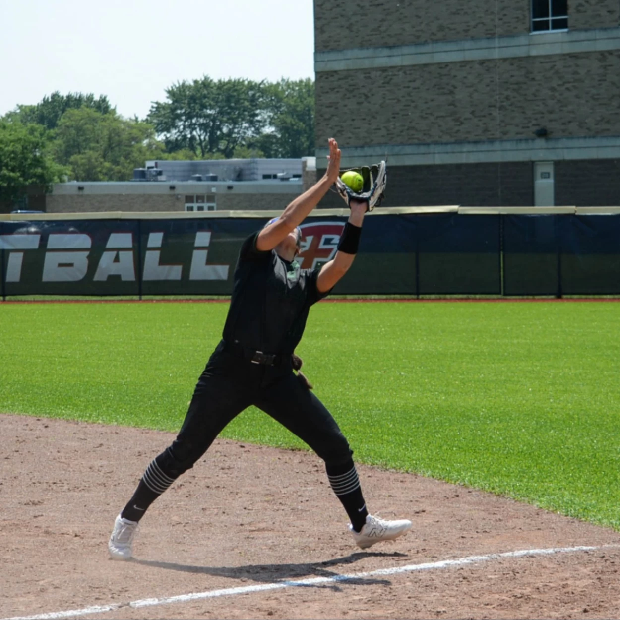 MALLORY HOOL in look 4 look