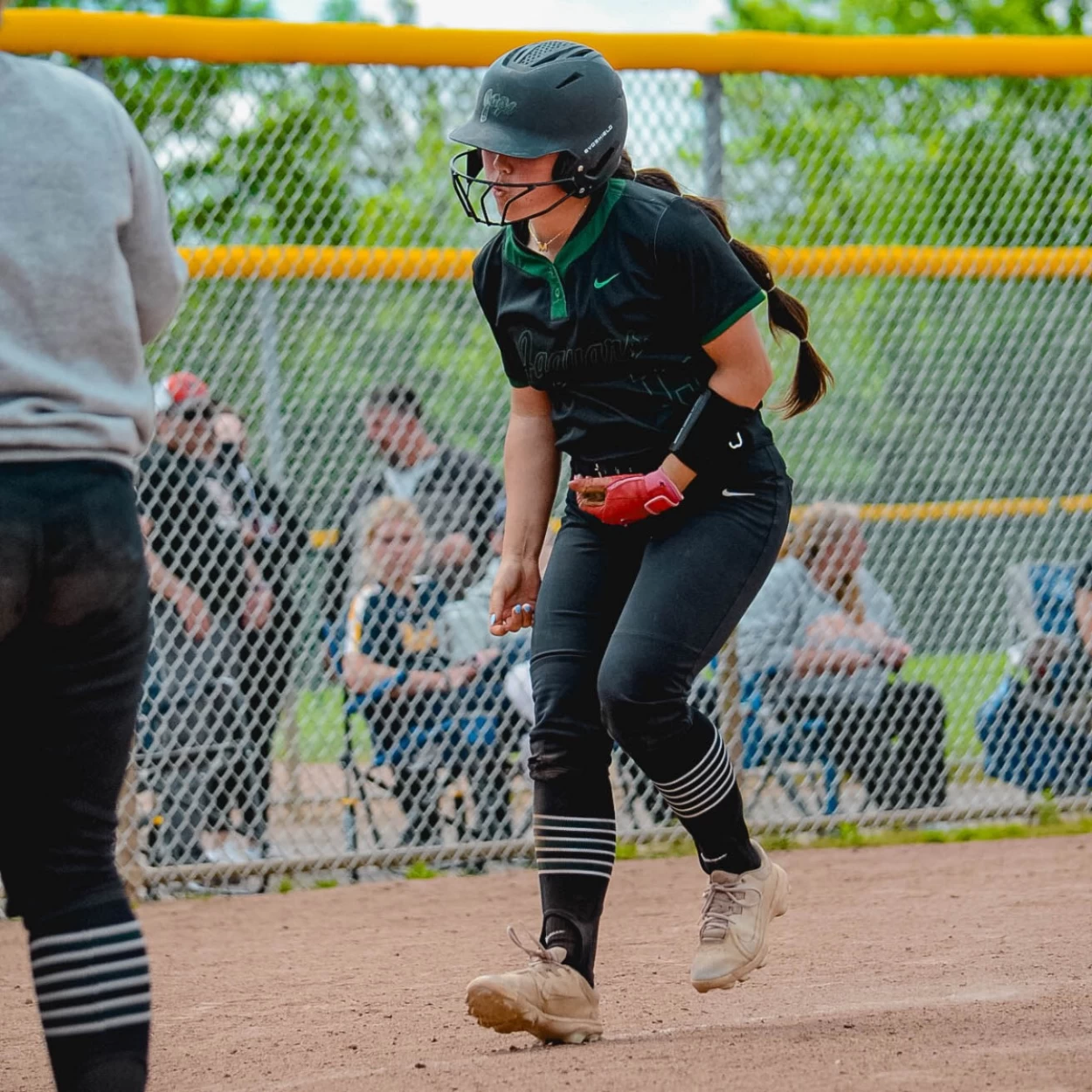 MALLORY HOOL in look 3 look