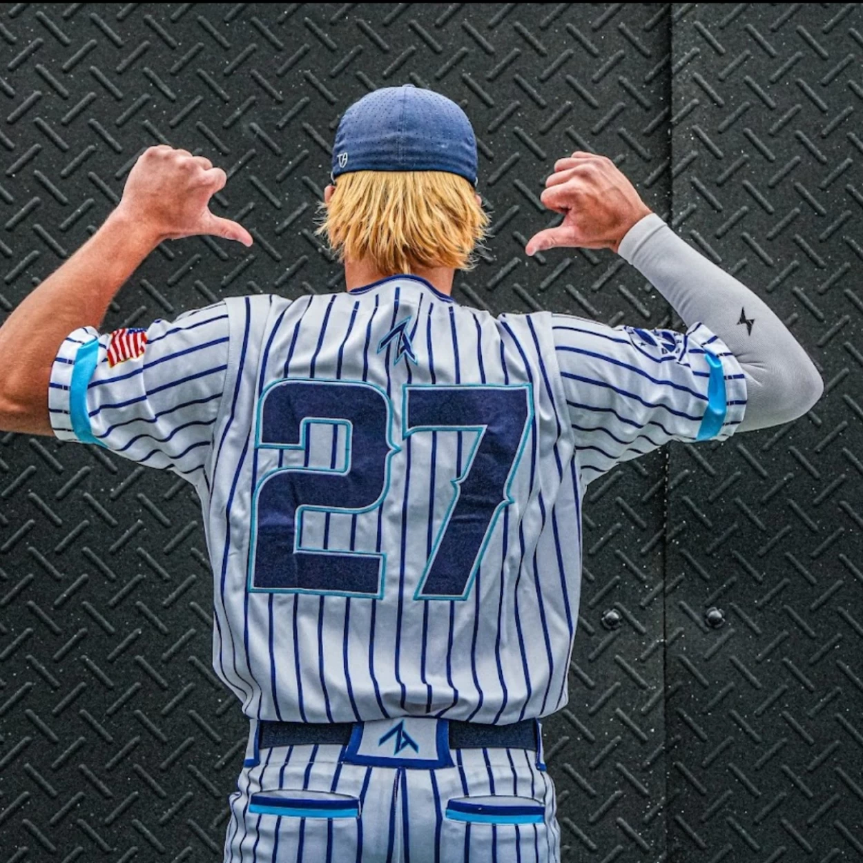 LOGAN RANDALL in look 4 look