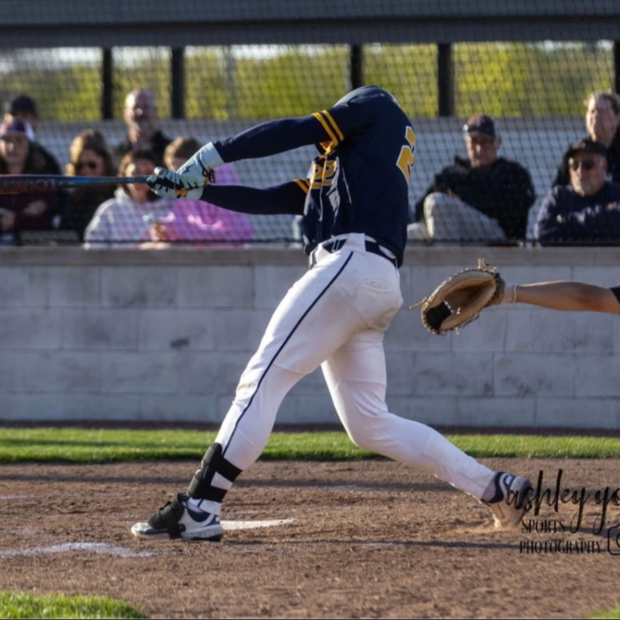 LOGAN RANDALL in look 5 look