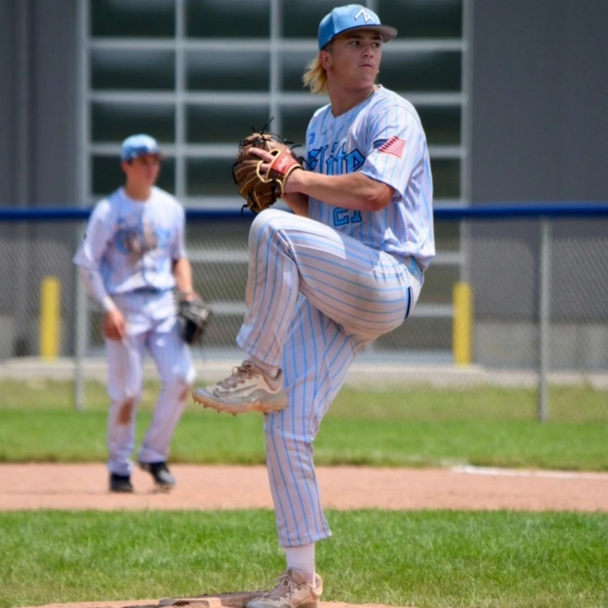 LOGAN RANDALL in look 7 look