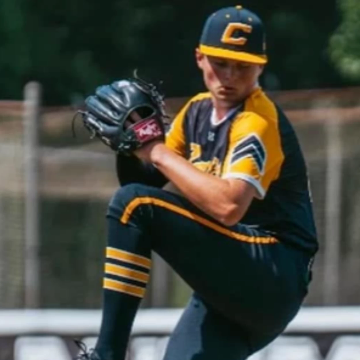 CASH MOCZYDLOWSKY in look 3 look