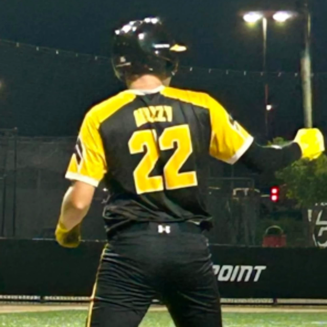 CASH MOCZYDLOWSKY in look 5 look