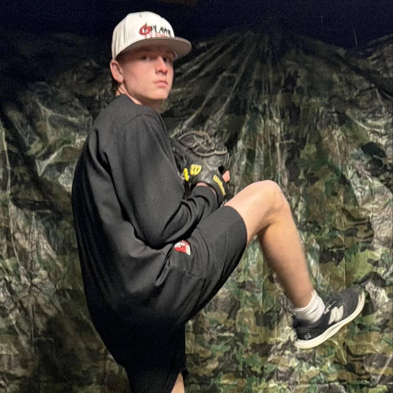 REECE PHILLIPS in look 3 look