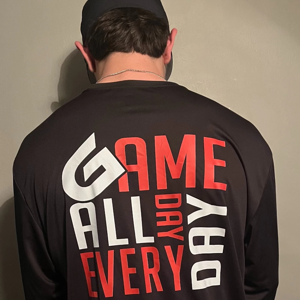 DRAKE ROA in look 5 look