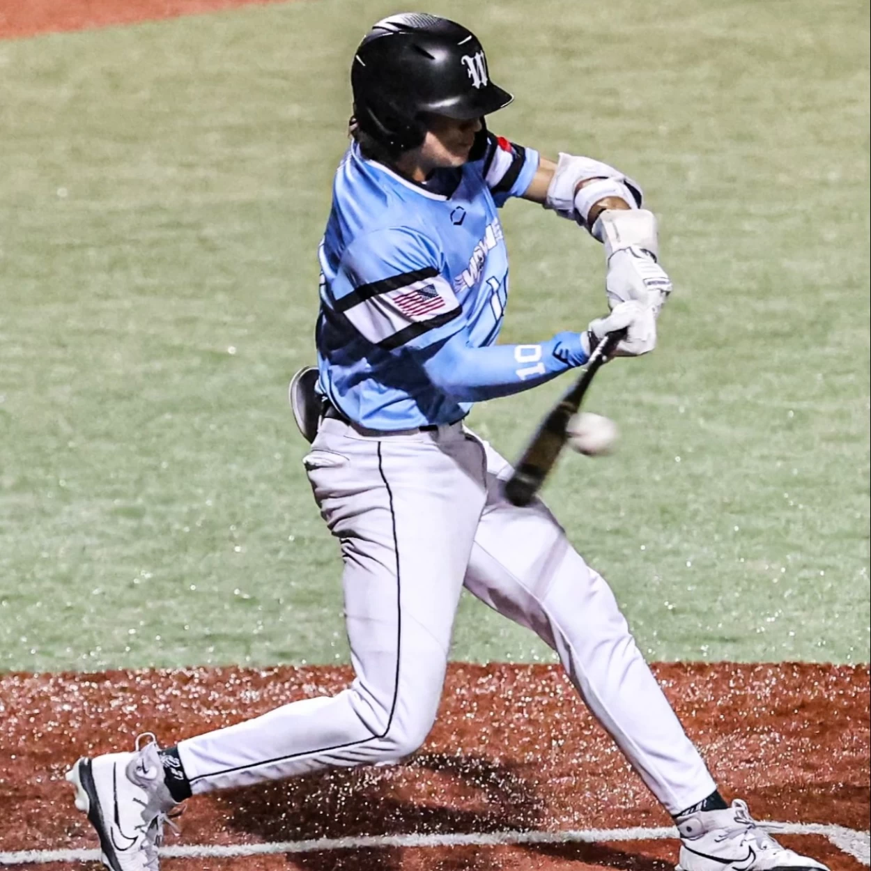 DRAKE ROA in look 3 look