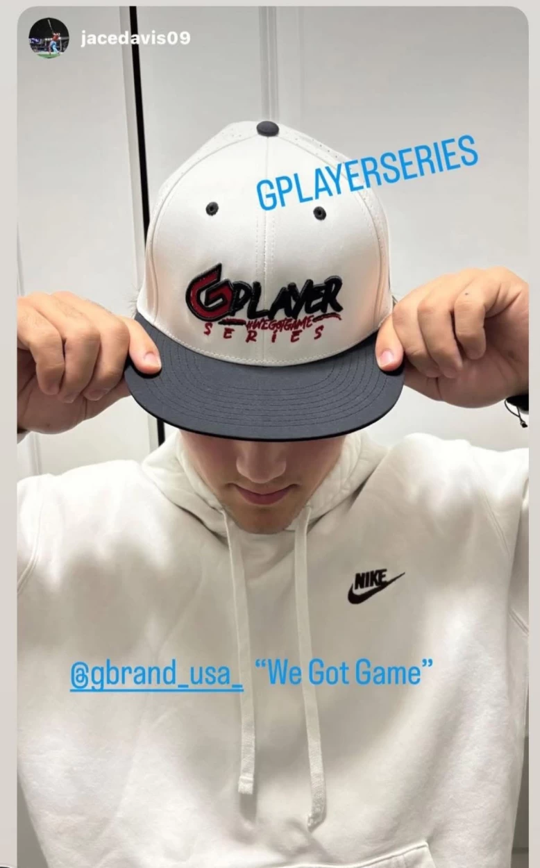 JACE DAVIS in look 1 look