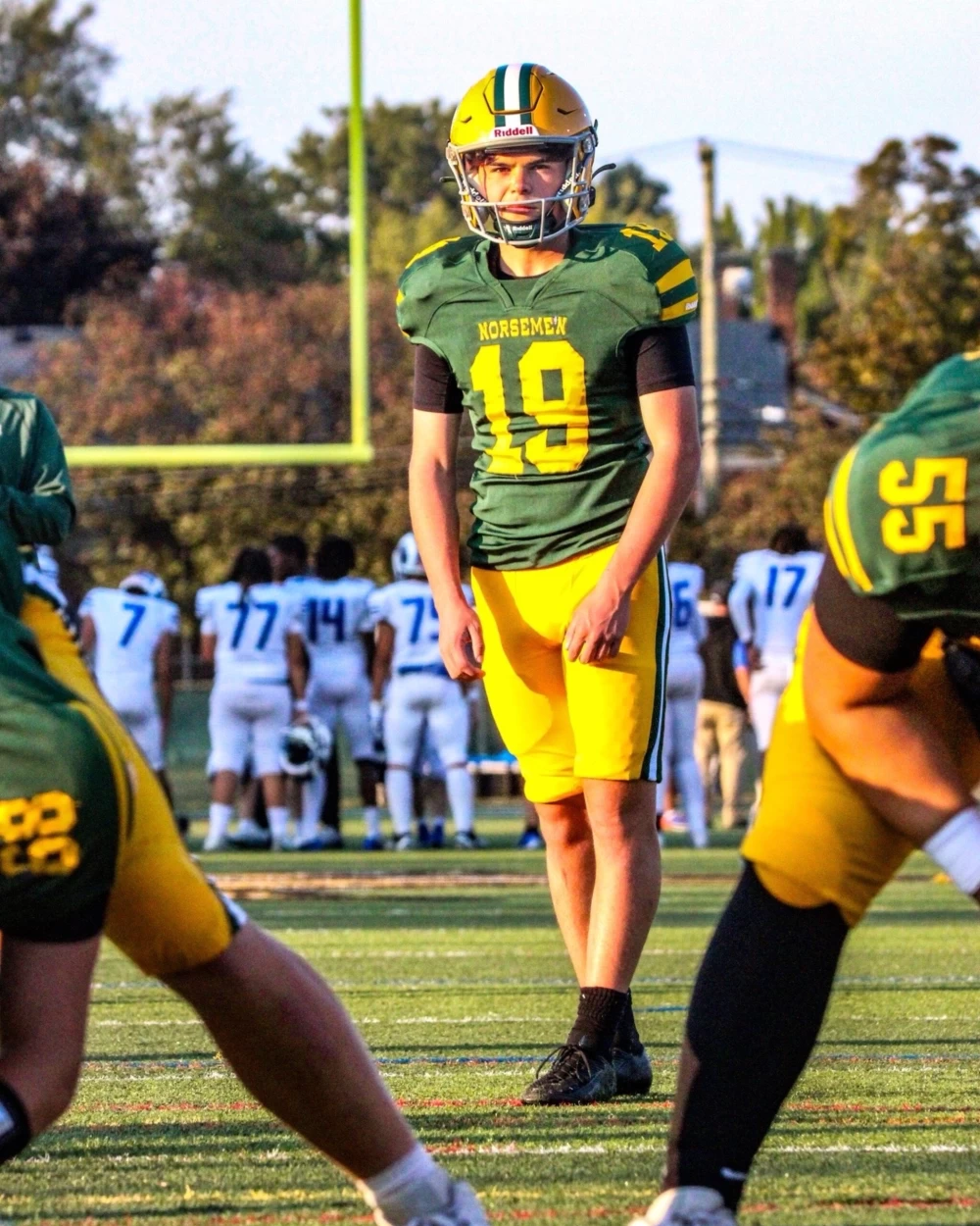 BEN SAVICH in look 5 look