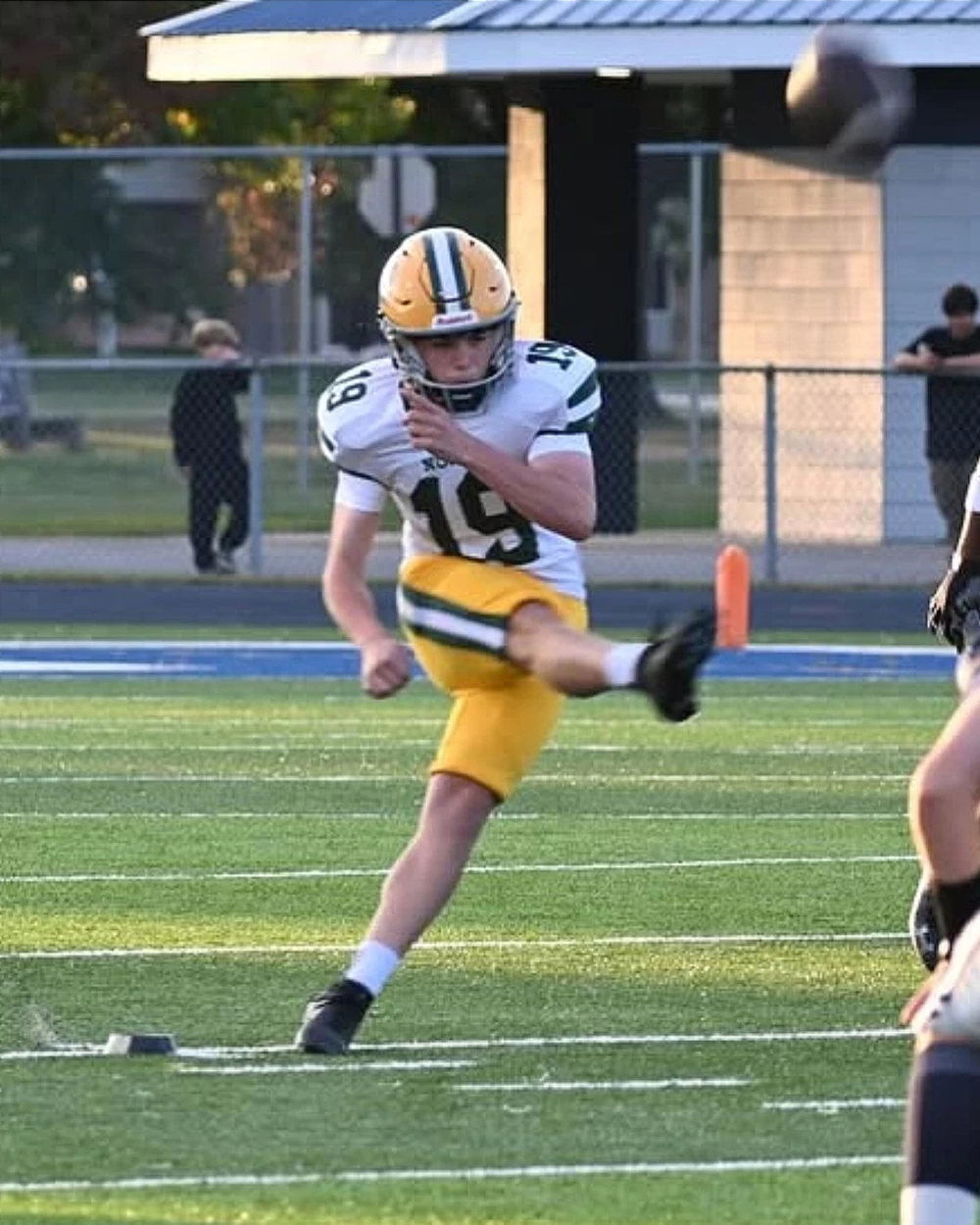 BEN SAVICH in look 3 look