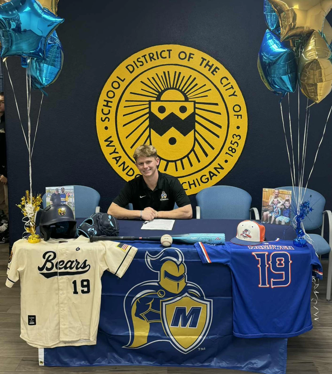 JADN MCGOWEN in look 4 look